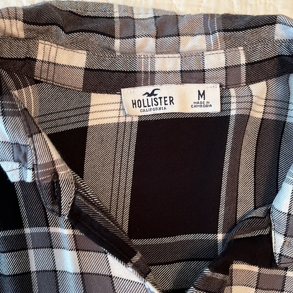 Hollister white and black plaid shirt - Picture 2 of 2